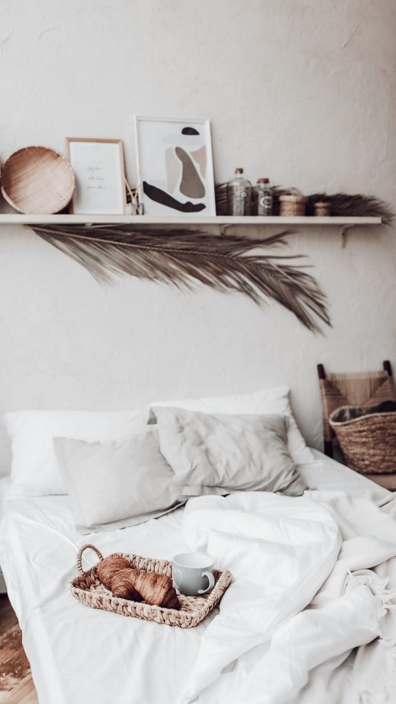10 Simple Ways to Start Your Morning Without Your Phone | Mylk Alchemy 10 Simple Ways to Start Your Morning Without Your Phone | Mylk Alchemy