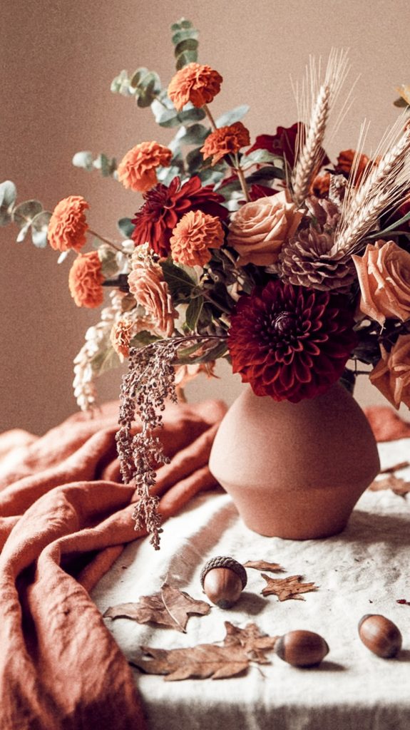 How to Arrange Flowers in a Vase: Easy Styling Tips & Flower Lists for Every Season | Mylk Alchemy How to Arrange Flowers in a Vase: Easy Styling Tips & Flower Lists for Every Season | Mylk Alchemy