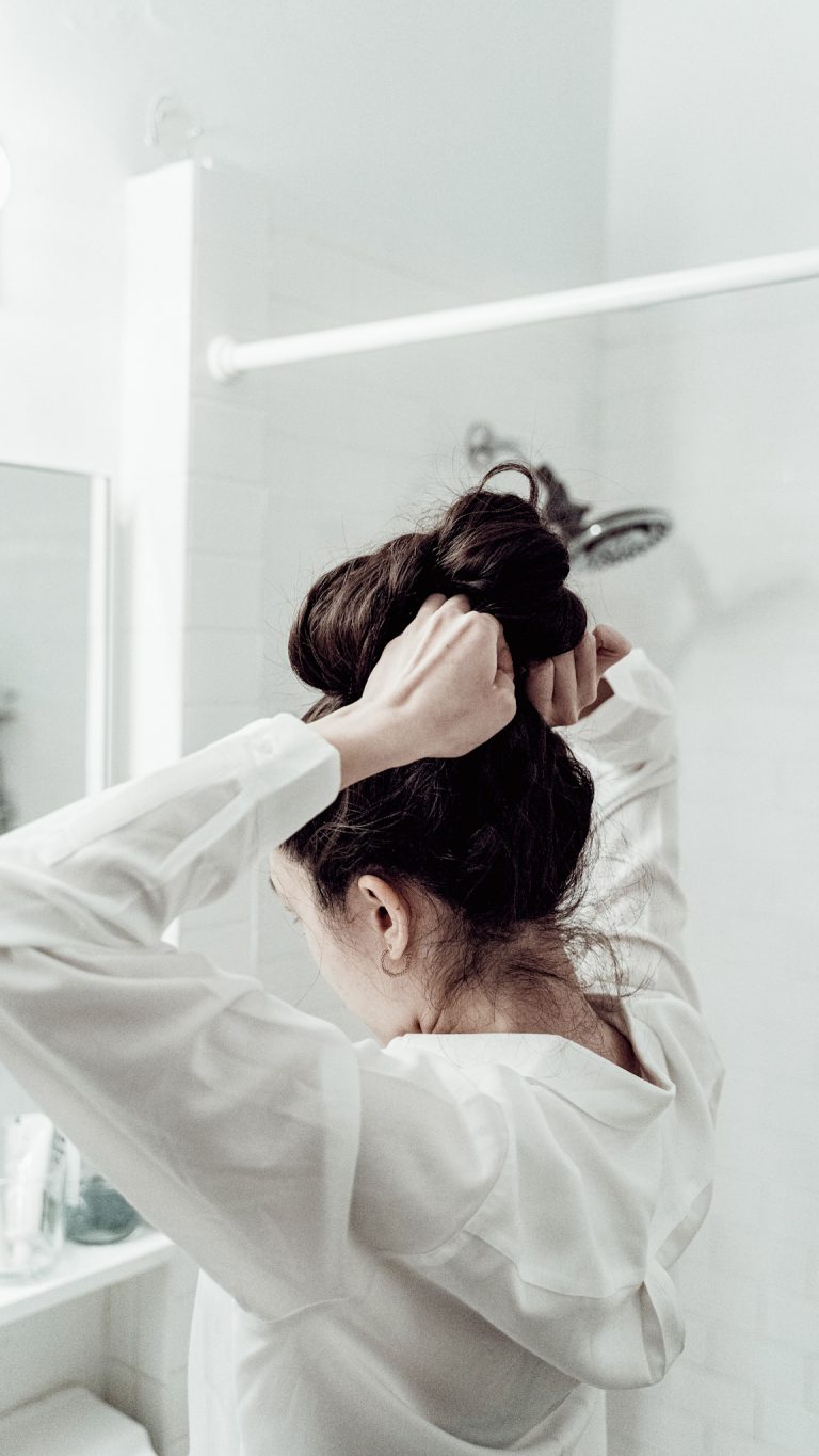 How to Thicken Your Hair Naturally at Home (4 Easy Lifestyle Hacks)