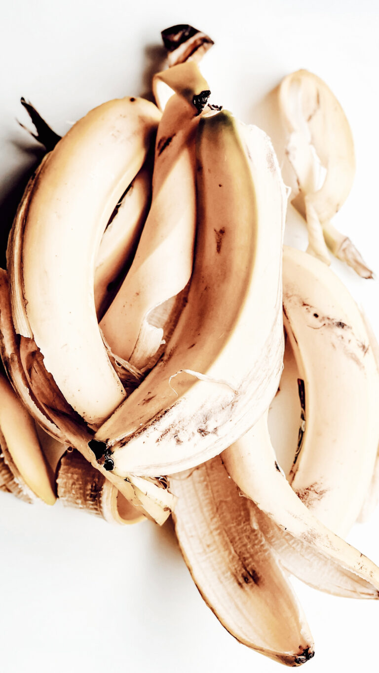 7 Surprising Banana Peel Tea Benefits + Easy Recipe