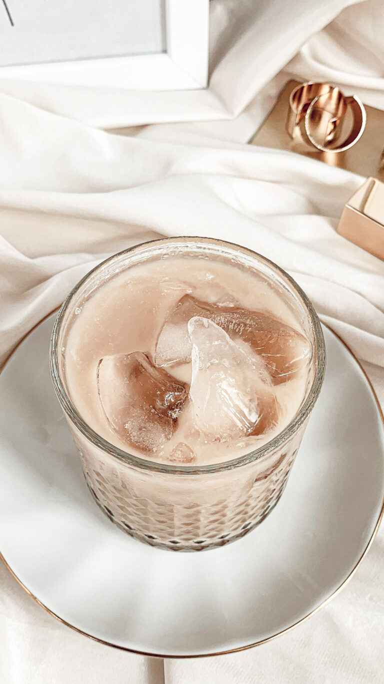 How to Make Iced Coffee at Home (3 Easy Methods)