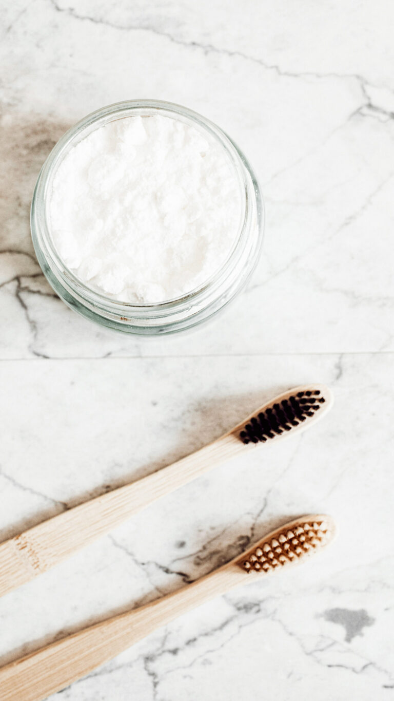 How to Whiten Teeth Naturally at Home