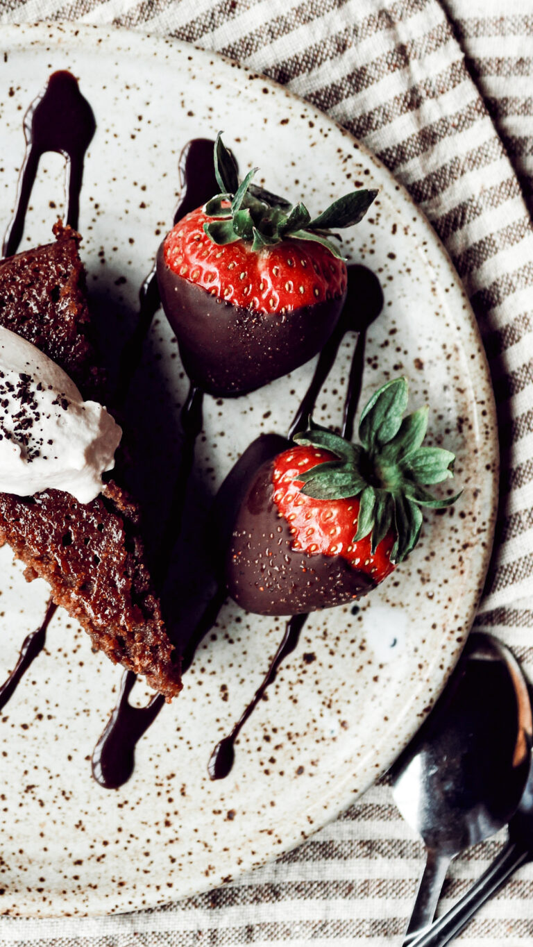 Easy Dark Chocolate Covered Strawberries Recipe