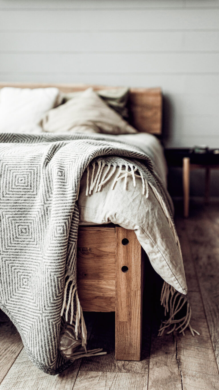 5 Best Mattresses for Hot Sleepers (on Amazon Under $500)