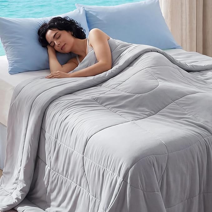 Bedsure Lightweight Comforter